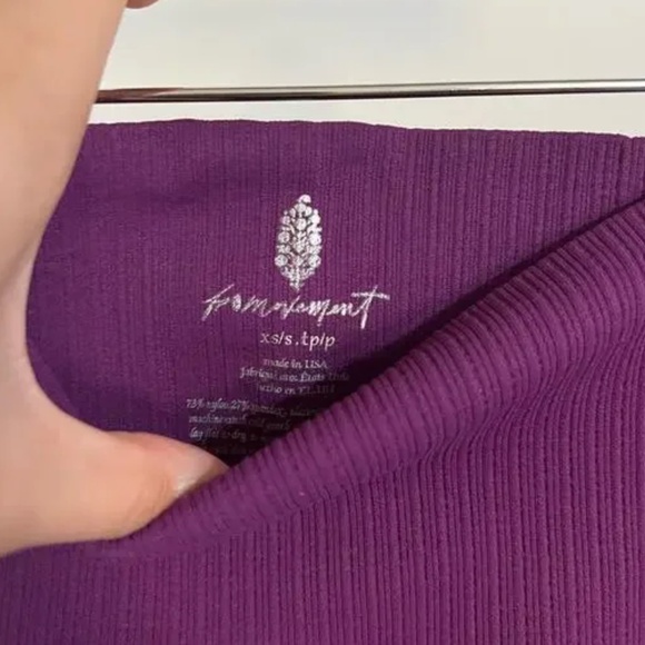 Free People Good Karma HR 7/8 Legging in Eggplant sz XS/S NWOT - Picture 13 of 13